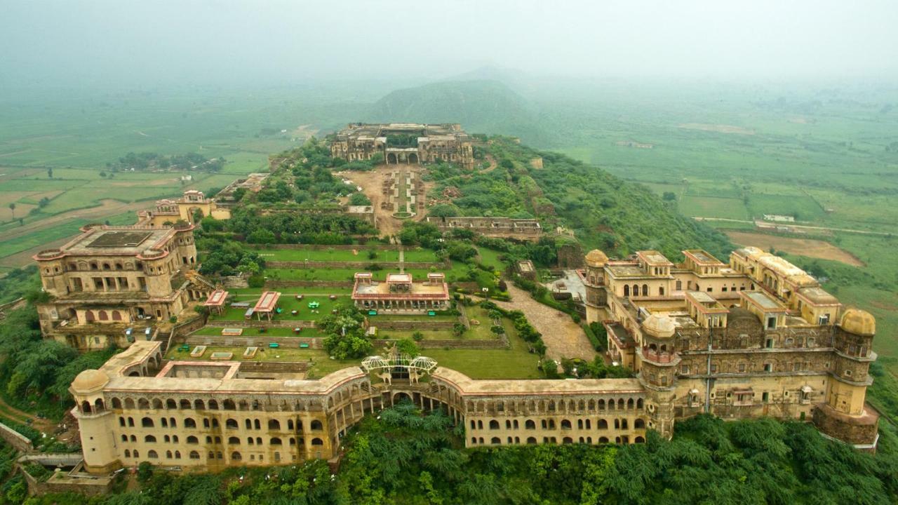 Neemrana'S - Tijara Fort Palace Exterior foto